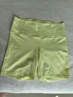 Aritzia TNA High-Waist Women’s Bike Shorts in Yellow